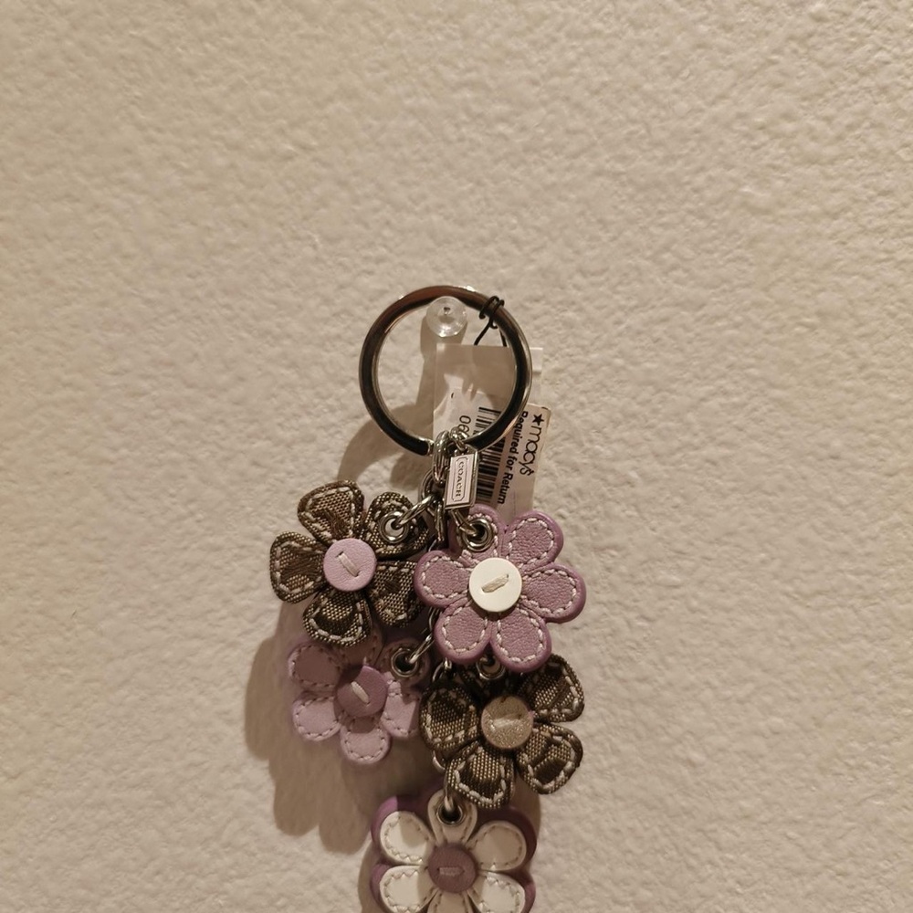 Elegant Purple and Silver Floral Keychain - Picture 2 of 2